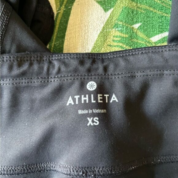 Athleta black leggings with mesh detail size XS - Picture 3 of 10